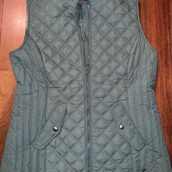 Vest - Picture 1 of 8